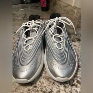 Adidas OZELIA Silver
